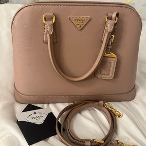 ⭕️Sold⭕️PRADA Medium Saffiano Lux Promenade Tote in dust pink